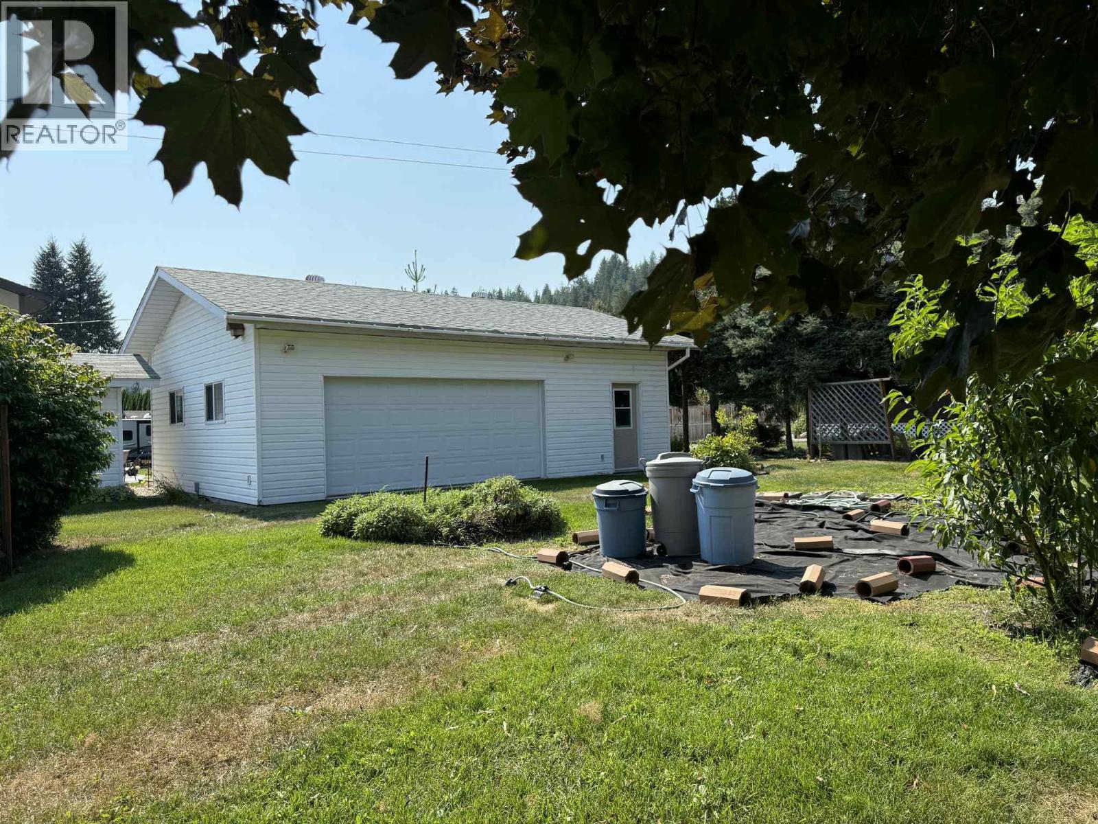 2416 9TH Avenue, Castlegar