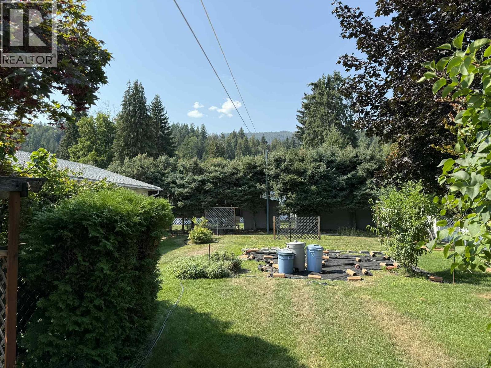 2416 9TH Avenue, Castlegar
