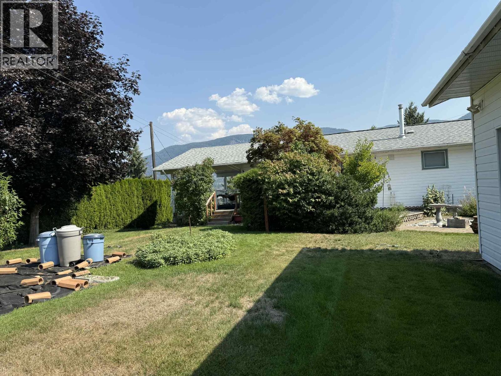 2416 9TH Avenue, Castlegar