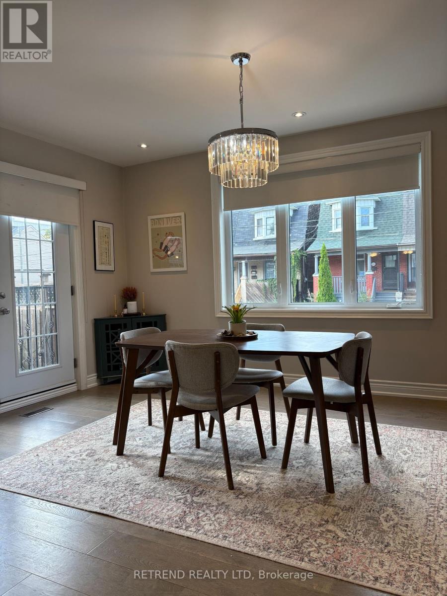 Photo 22 of Upper 892 Palmerston Avenue, Toronto ON