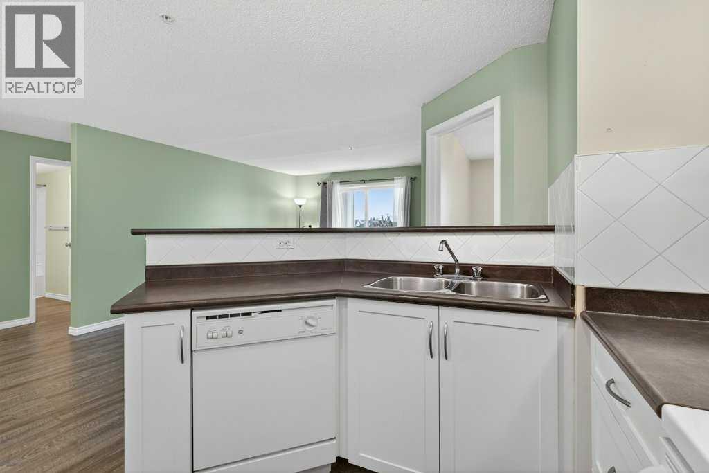 Photo 13 of 4316 10 Prestwick Bay Se, Calgary AB