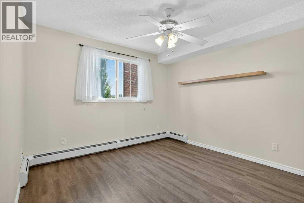 Photo 18 of 4316 10 Prestwick Bay Se, Calgary AB