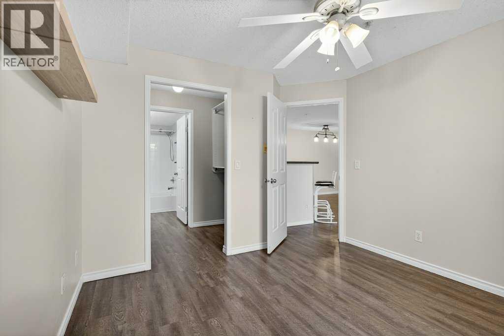 Photo 21 of 4316 10 Prestwick Bay Se, Calgary AB