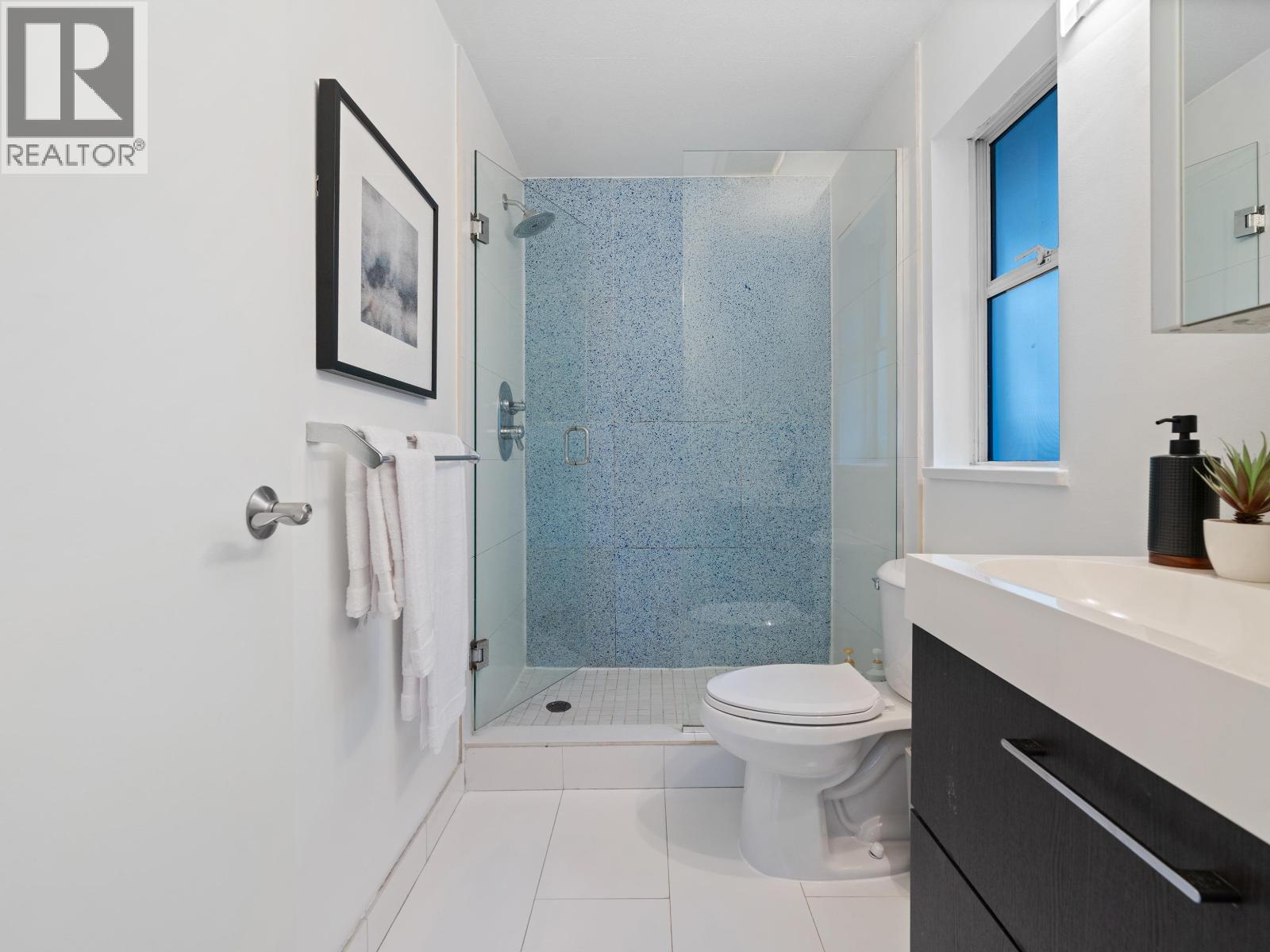 Photo 23 of 2343 W 7th Avenue, Vancouver BC