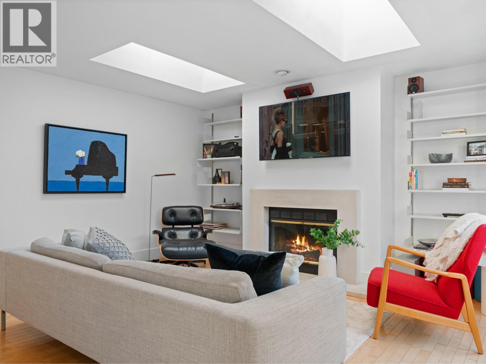 Photo 6 of 2343 W 7th Avenue, Vancouver BC