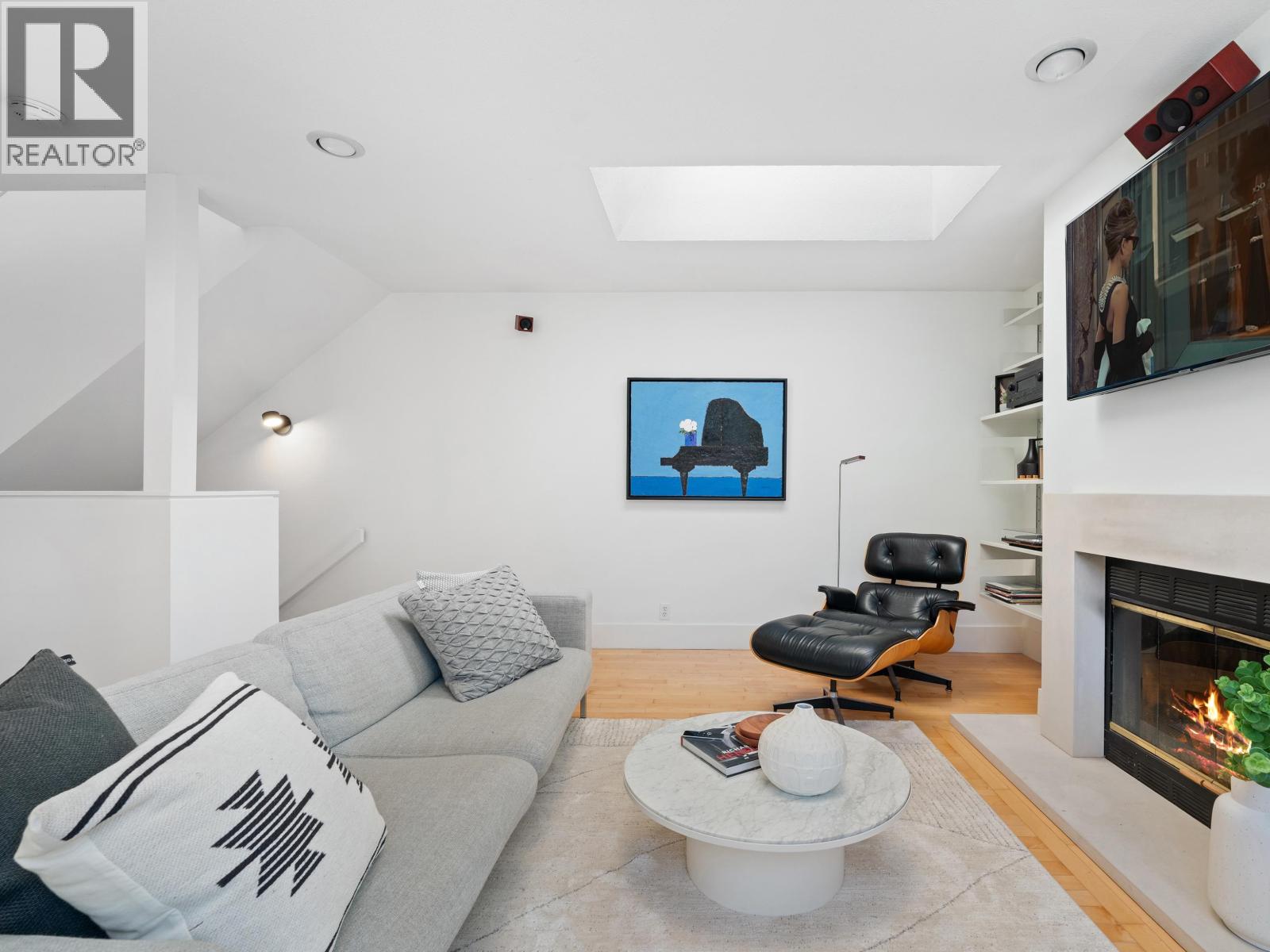 Photo 9 of 2343 W 7th Avenue, Vancouver BC