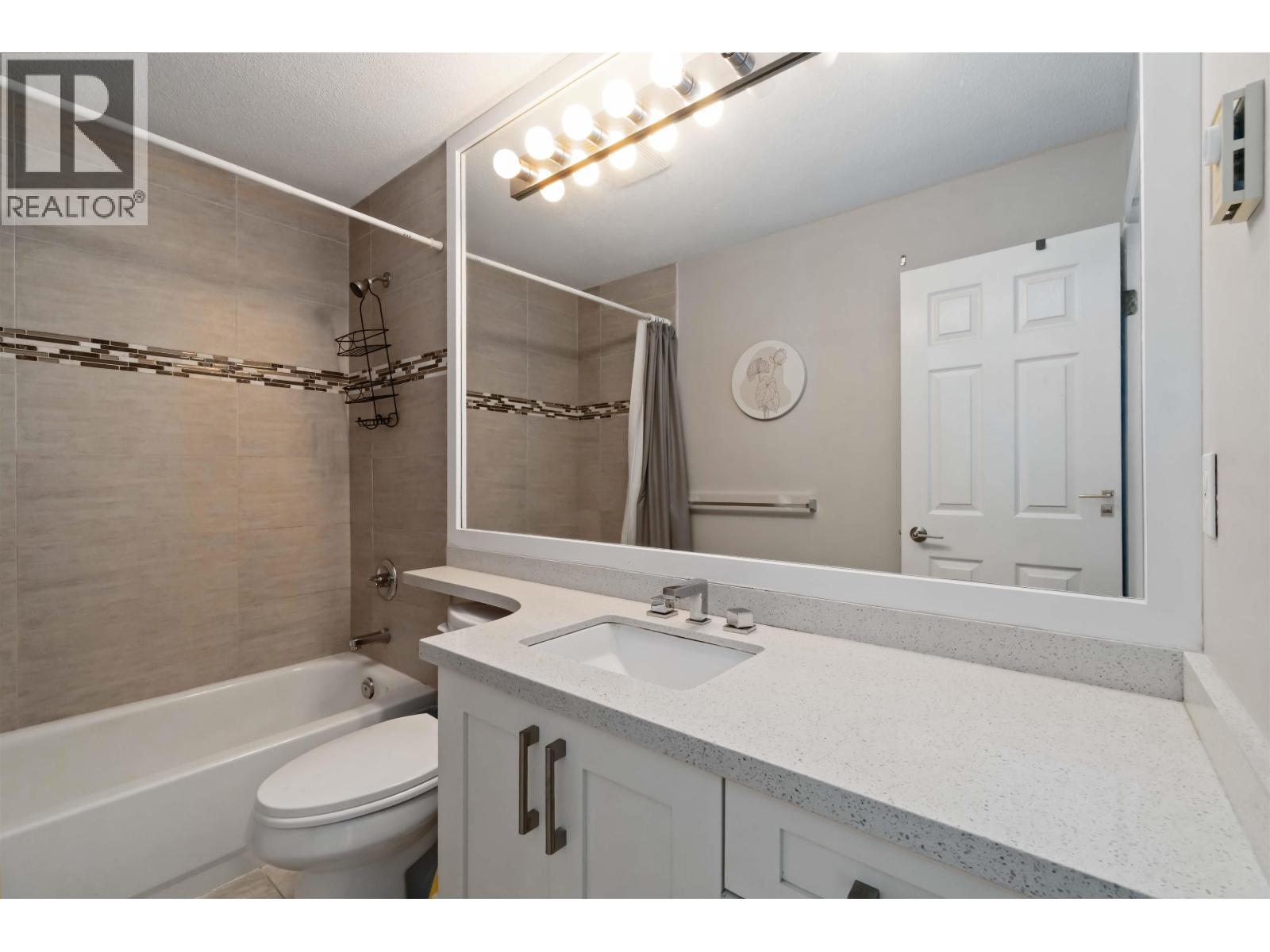 Photo 18 of 24 270 Casey Street, Coquitlam BC
