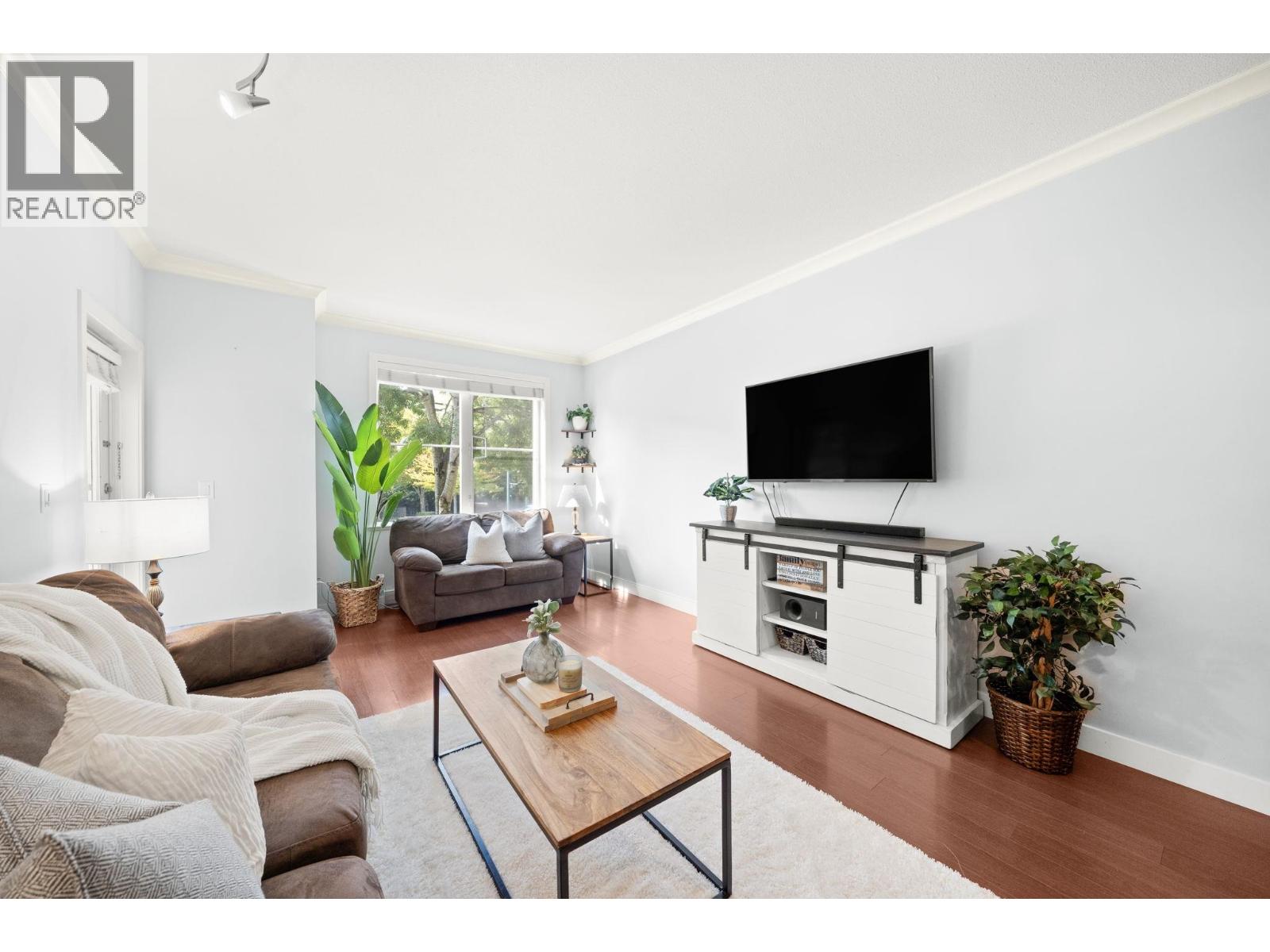 Photo 1 of 206 1375 View Crescent, Delta BC