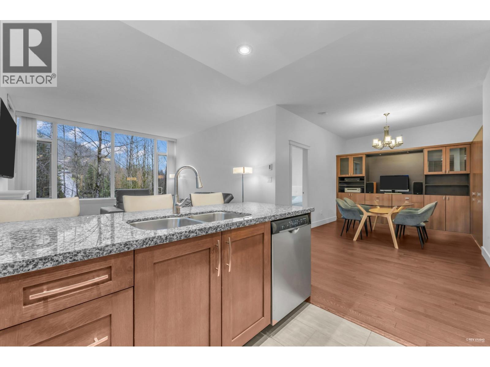 707 1415 PARKWAY BOULEVARD, Coquitlam