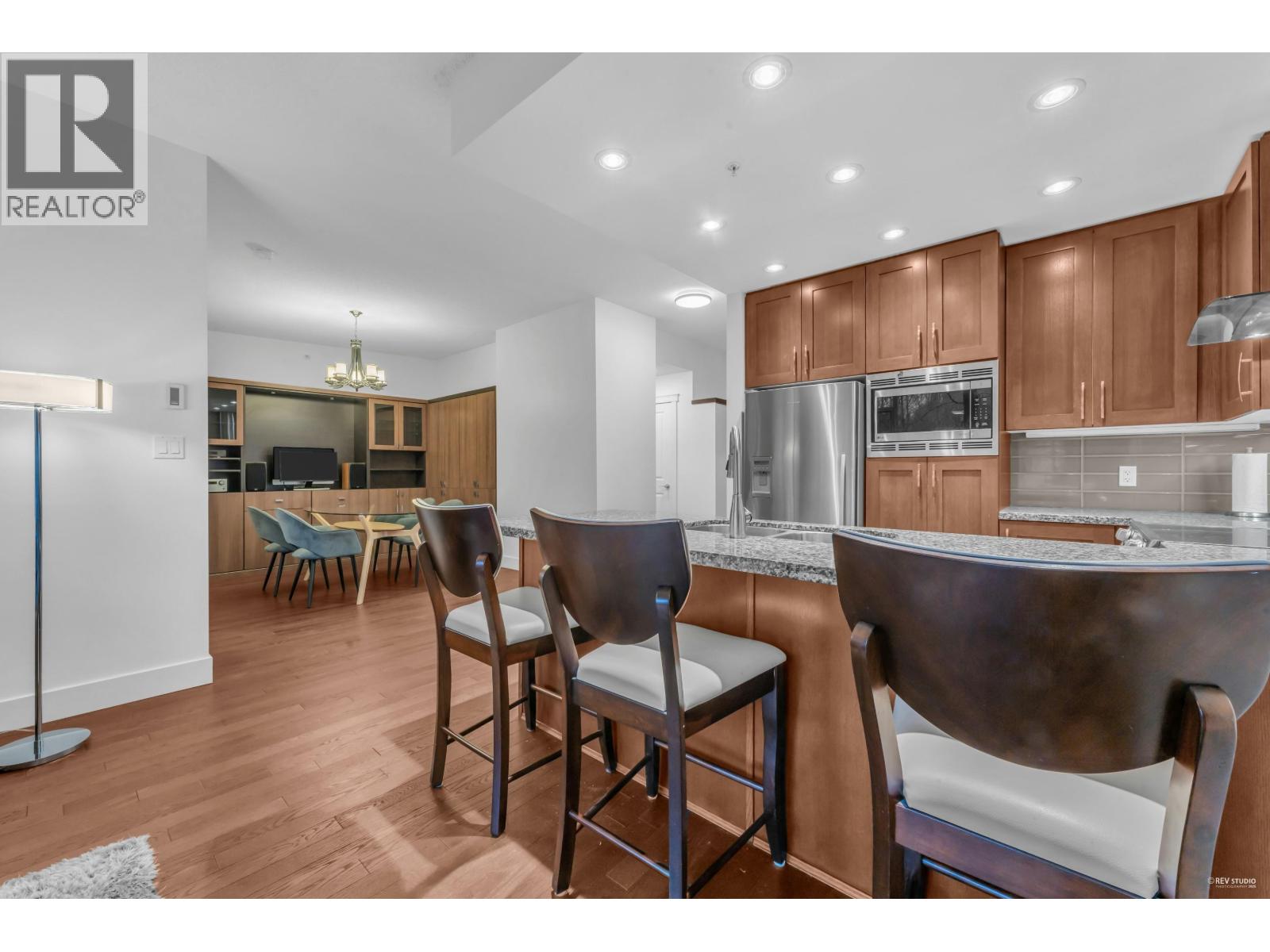 707 1415 PARKWAY BOULEVARD, Coquitlam