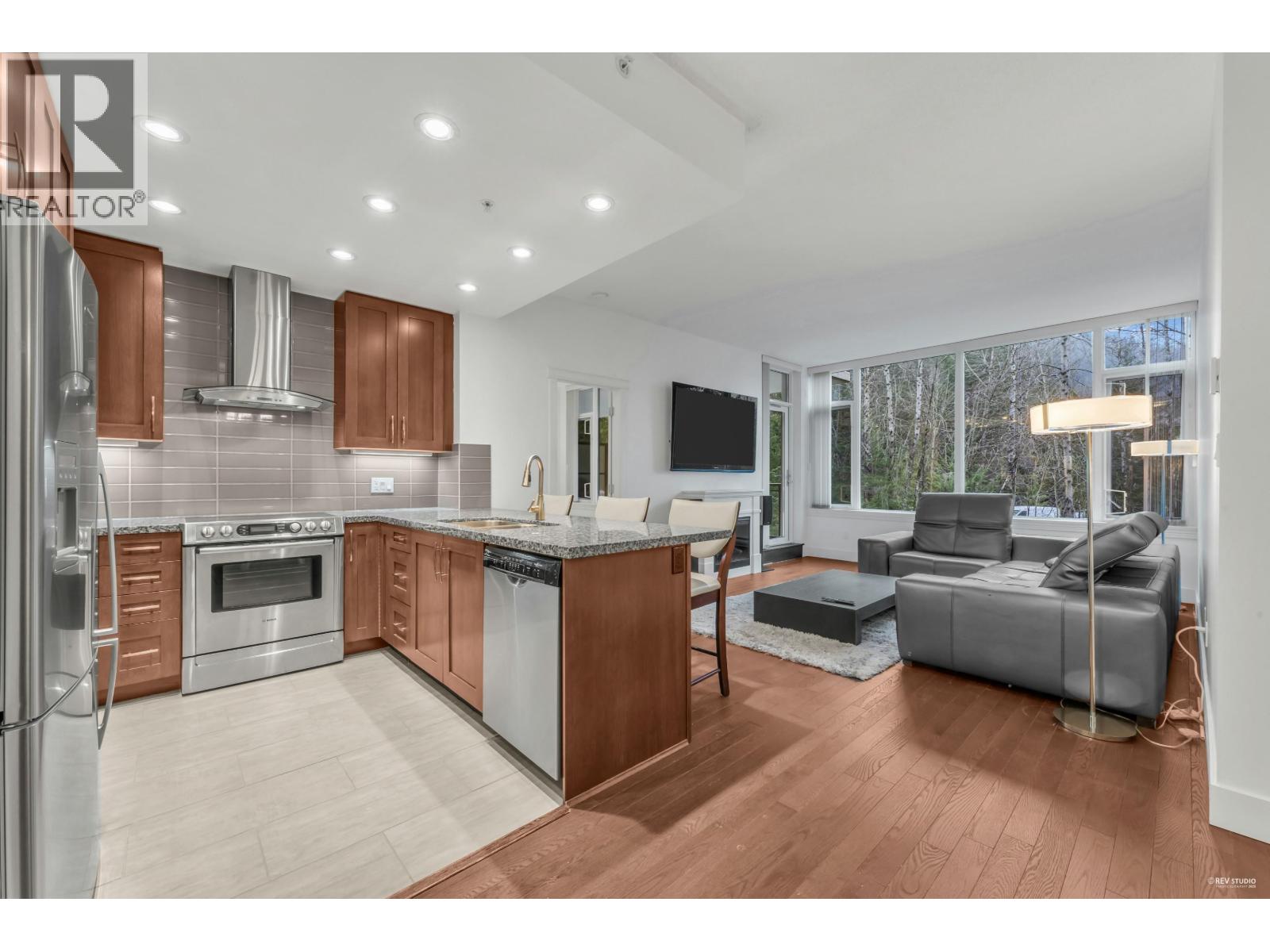 707 1415 PARKWAY BOULEVARD, Coquitlam