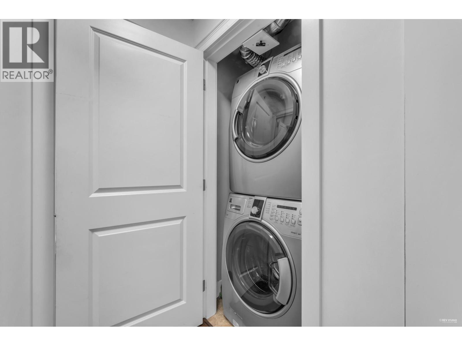 707 1415 PARKWAY BOULEVARD, Coquitlam