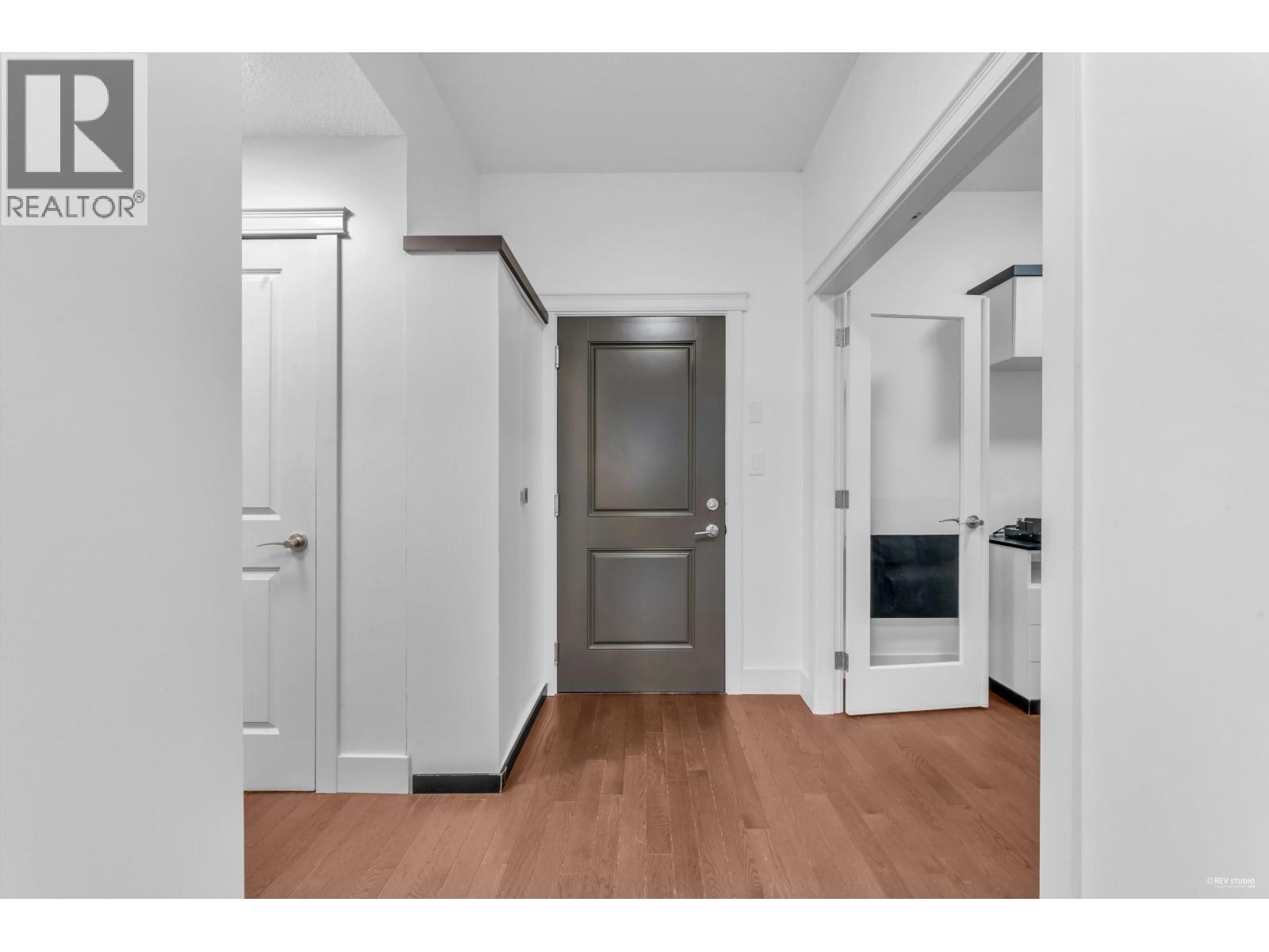 707 1415 PARKWAY BOULEVARD, Coquitlam