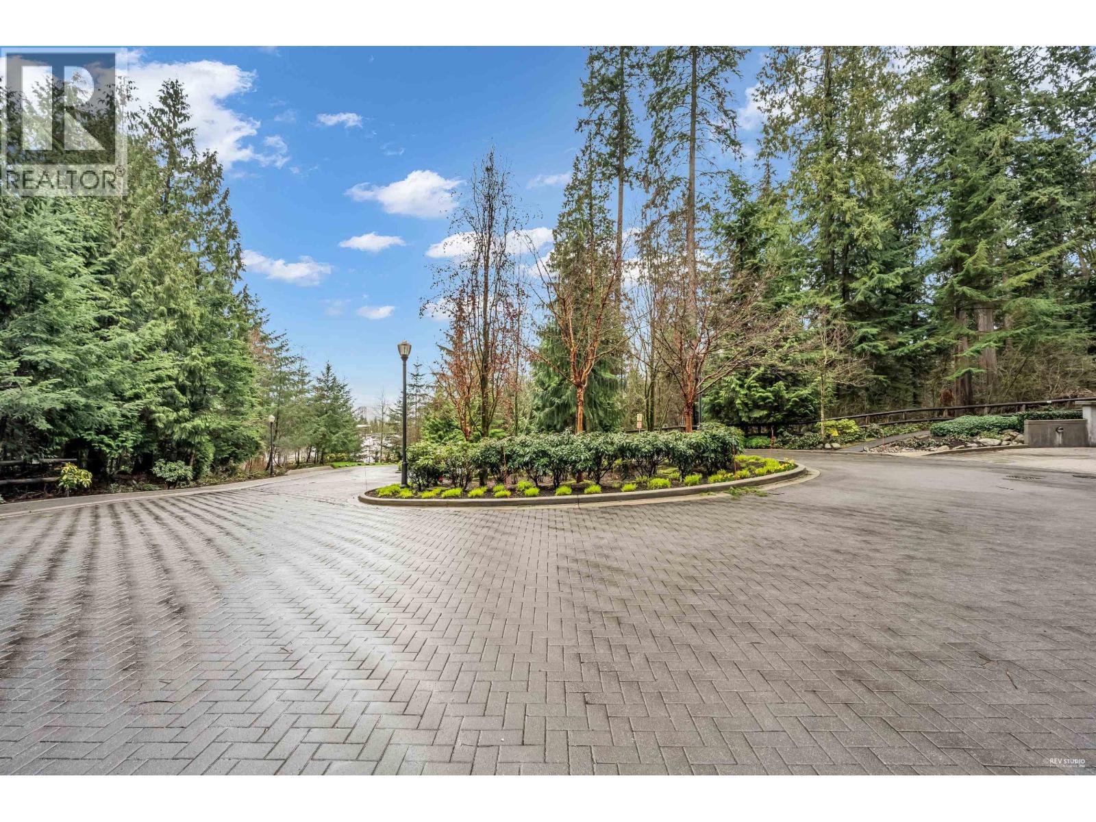 707 1415 PARKWAY BOULEVARD, Coquitlam