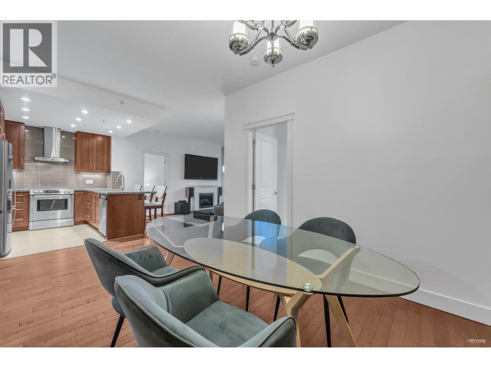 707 1415 PARKWAY BOULEVARD, Coquitlam