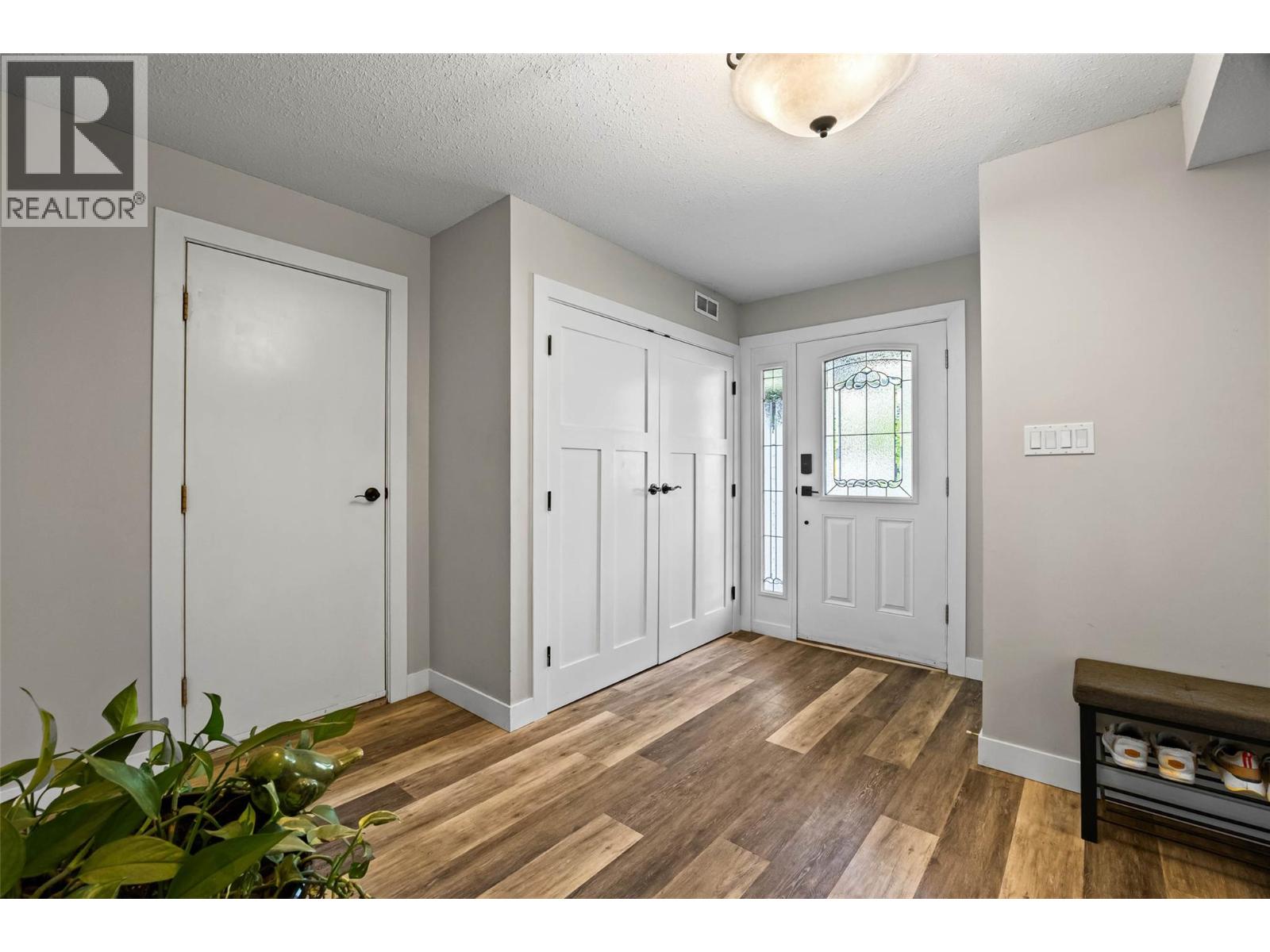 Photo 4 of 4061 Davie Road, Kamloops BC