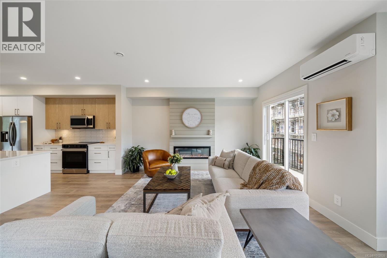 1214 Arcadiawood Crt, Langford