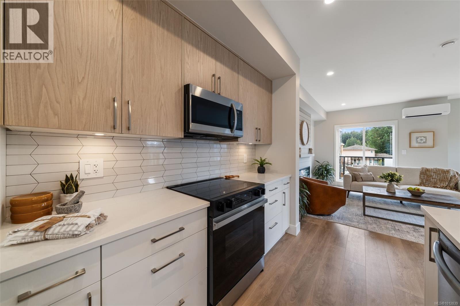 1214 Arcadiawood Crt, Langford