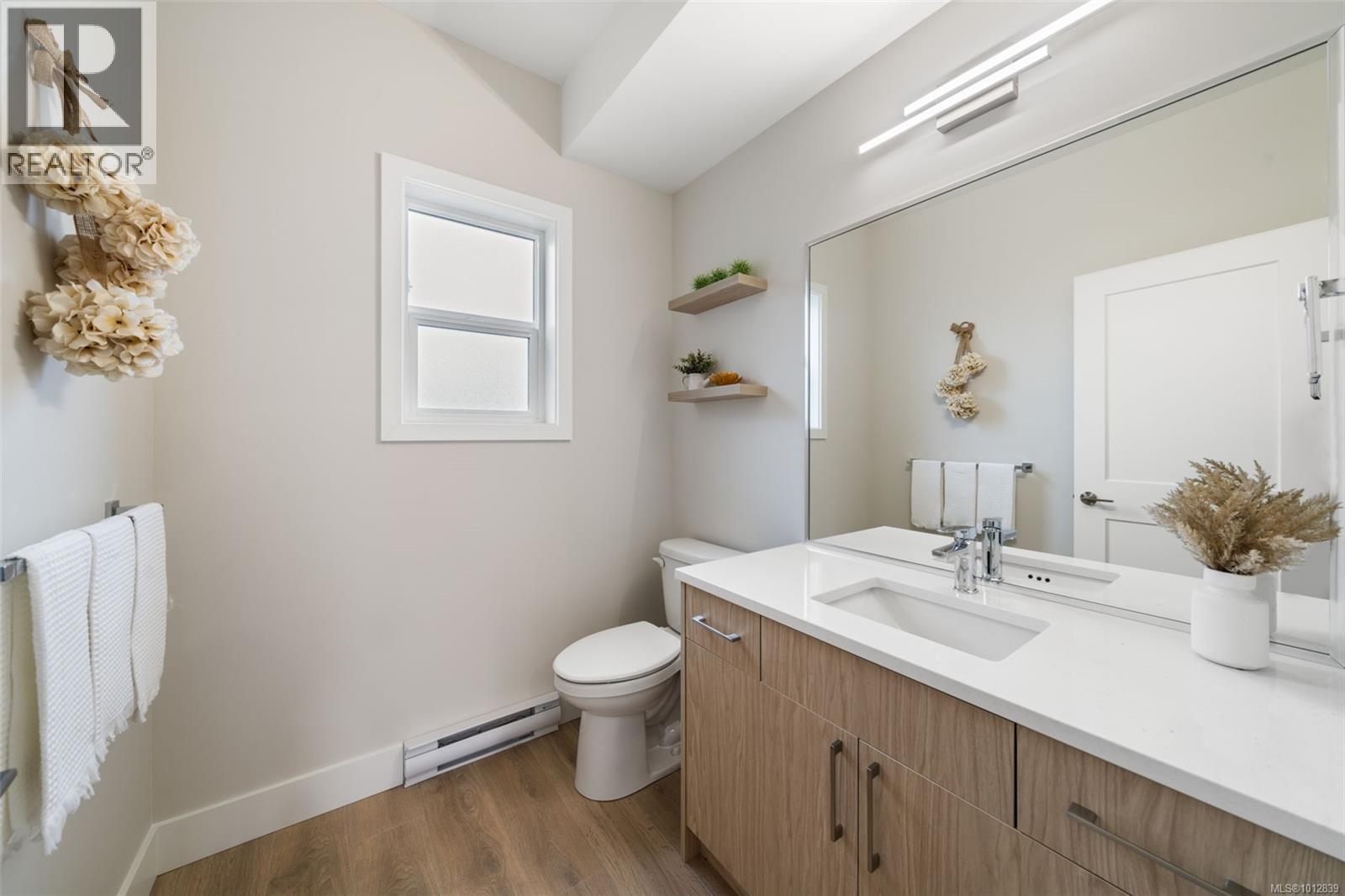 1214 Arcadiawood Crt, Langford