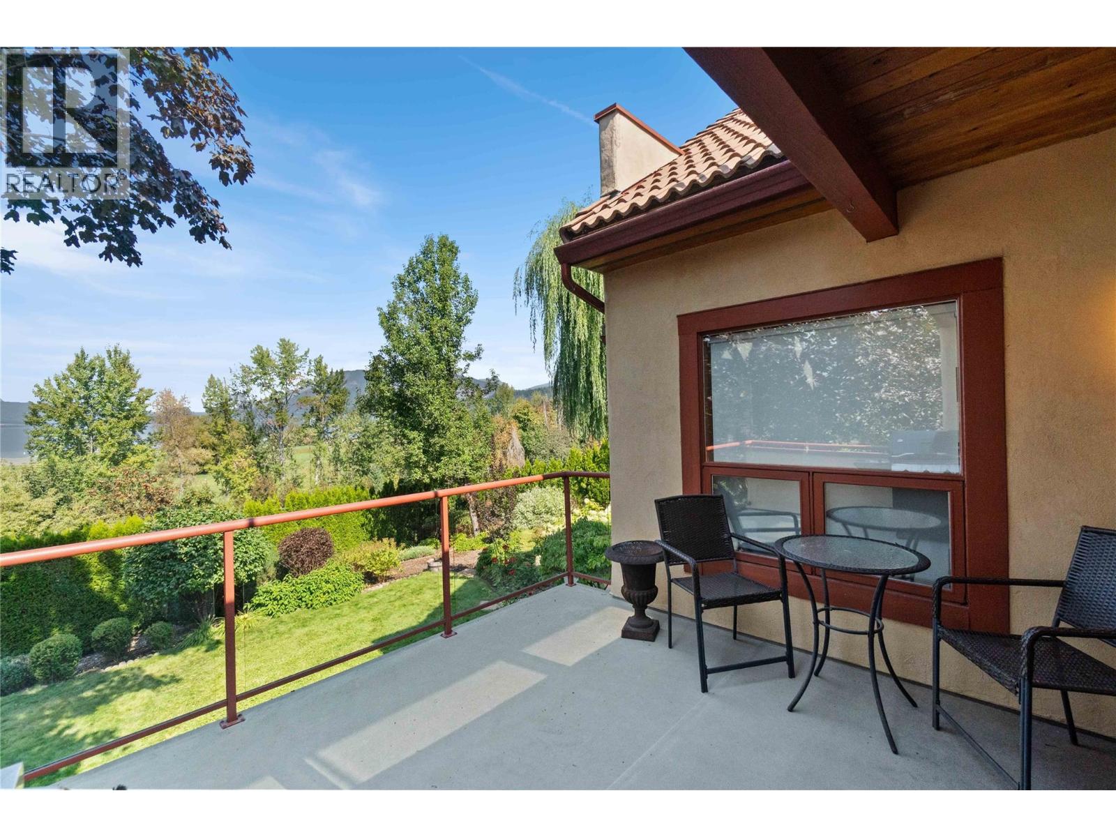  1097 9 Avenue Northeast, Salmon Arm