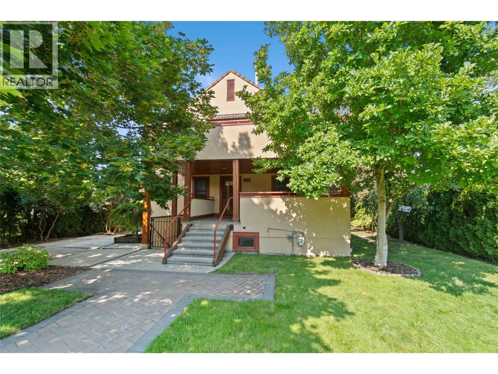  1097 9 Avenue Northeast, Salmon Arm