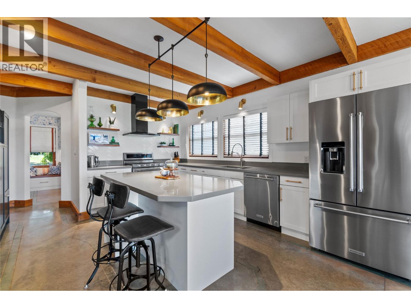  1097 9 Avenue Northeast, Salmon Arm