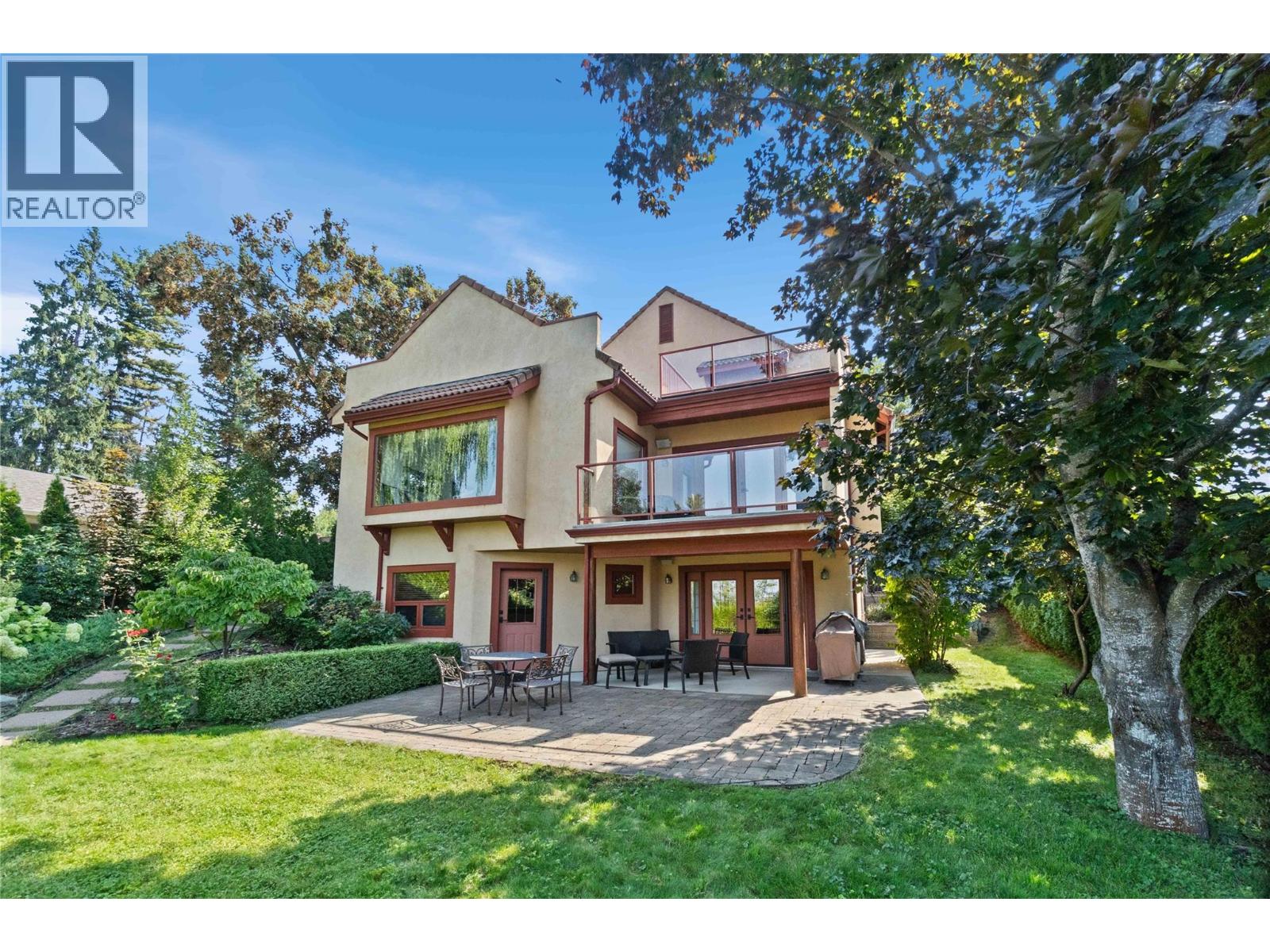  1097 9 Avenue Northeast, Salmon Arm