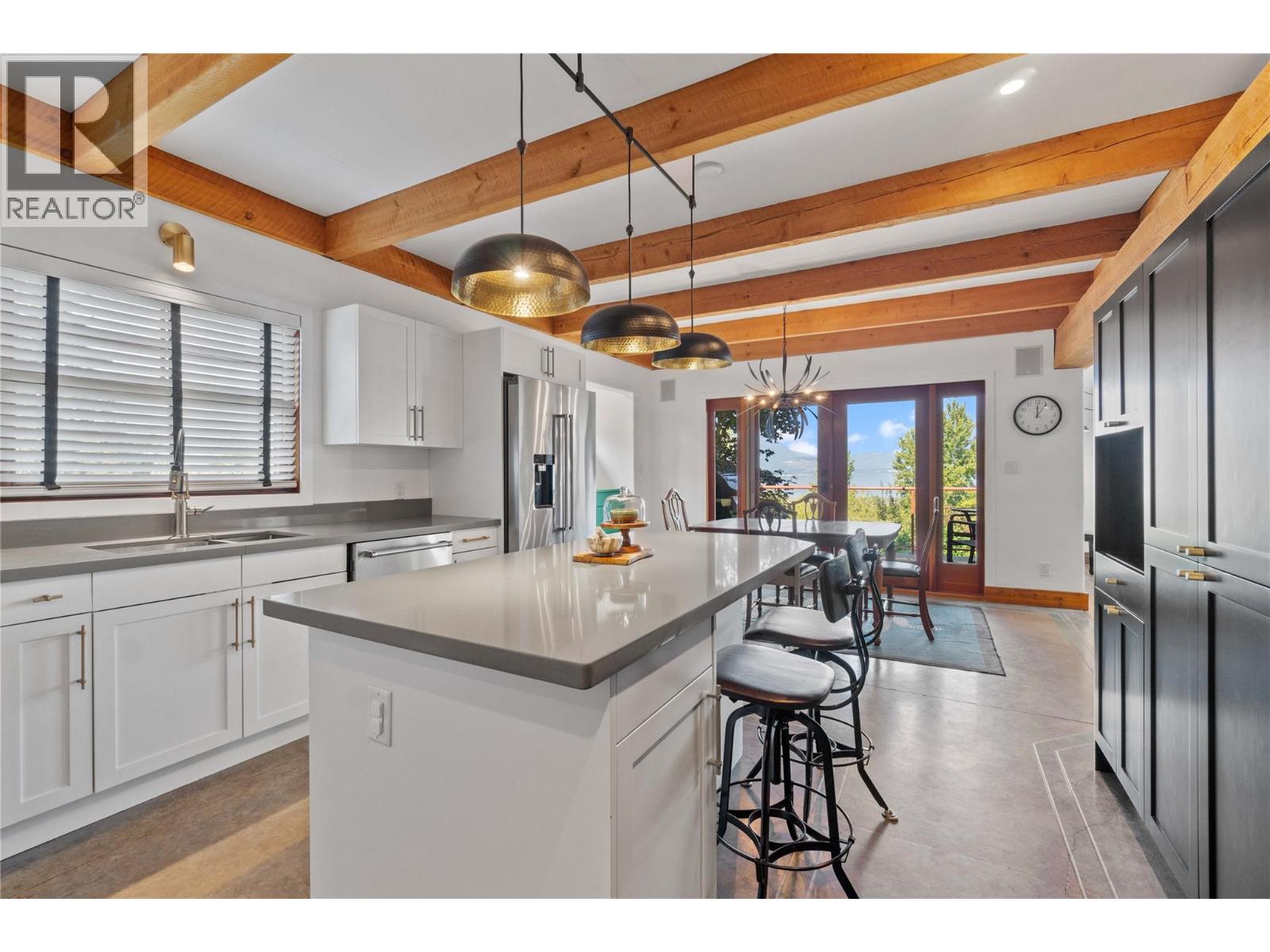  1097 9 Avenue Northeast, Salmon Arm