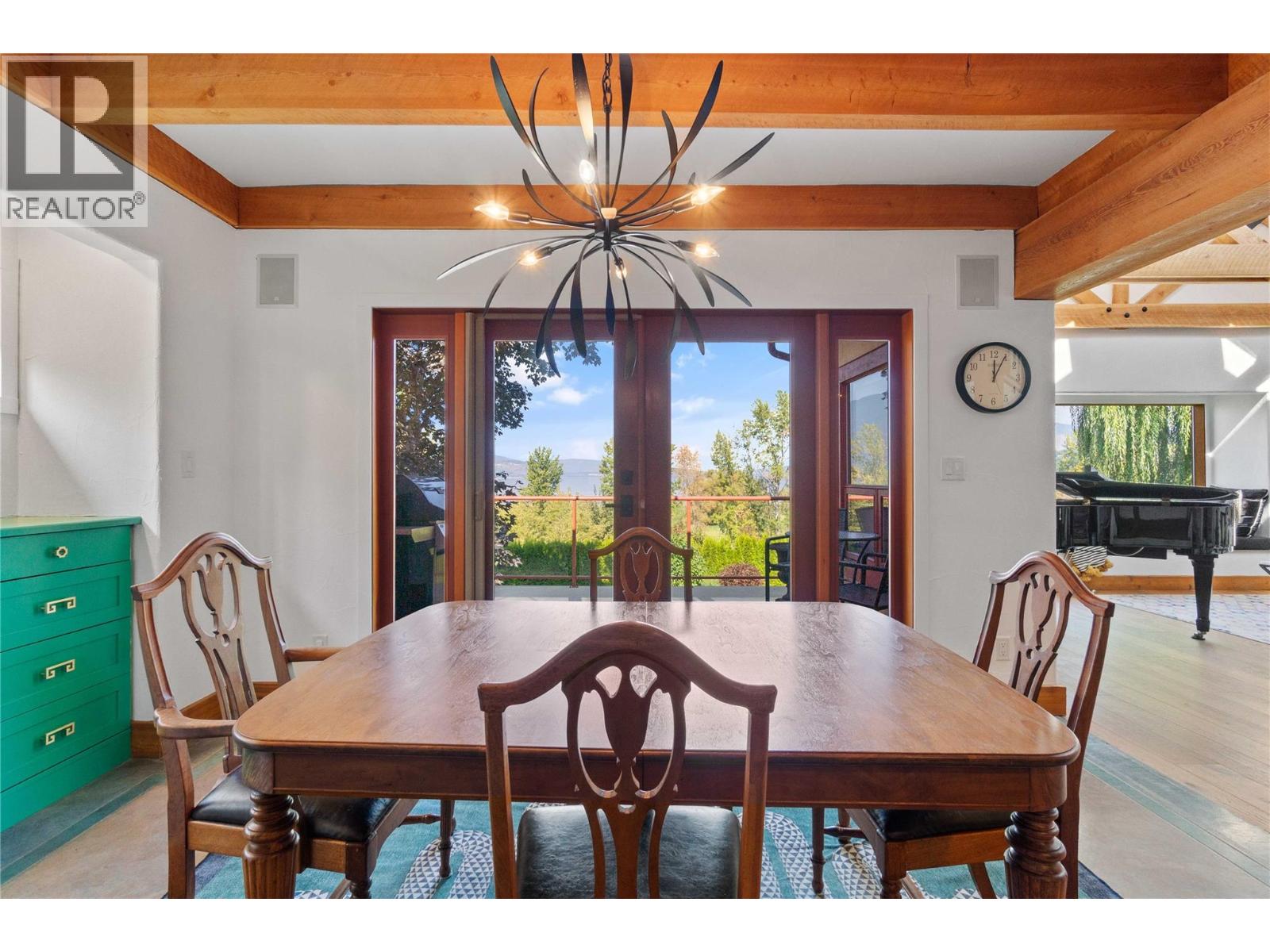  1097 9 Avenue Northeast, Salmon Arm