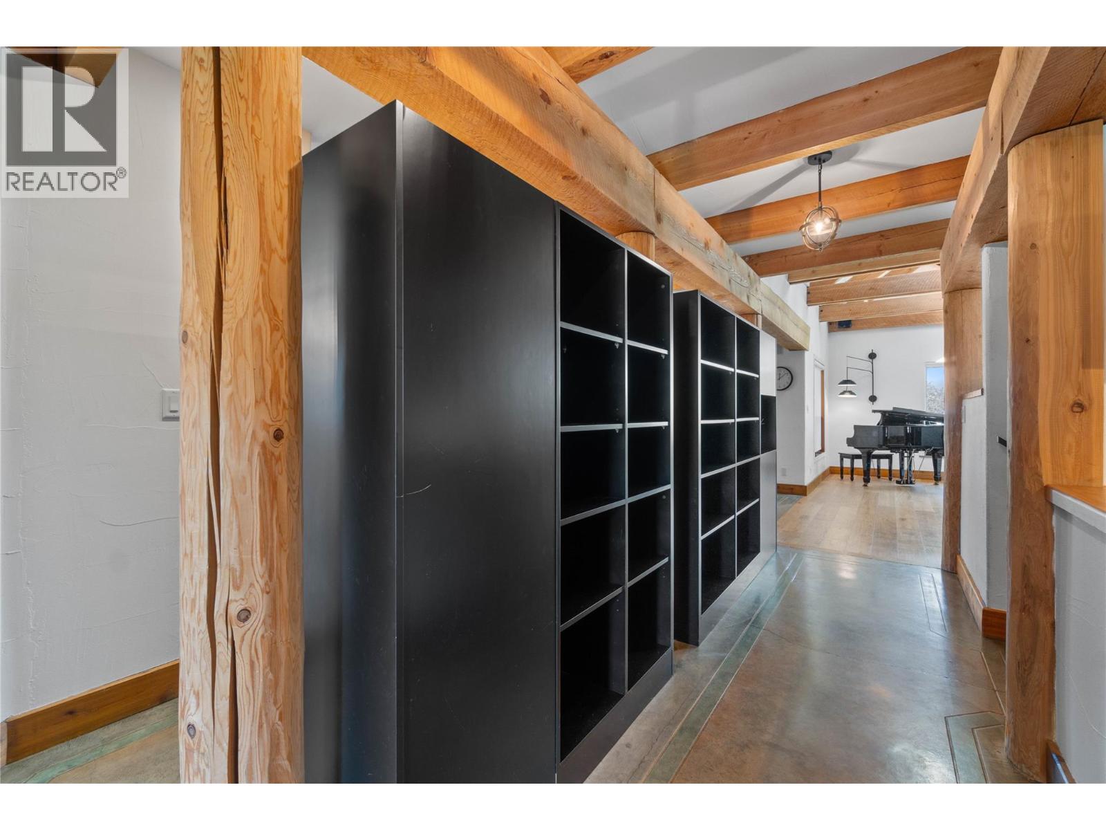  1097 9 Avenue Northeast, Salmon Arm