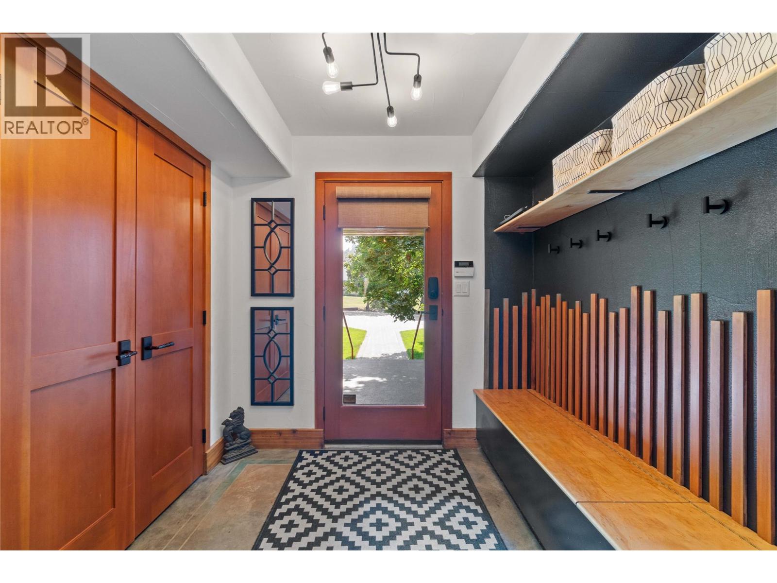  1097 9 Avenue Northeast, Salmon Arm