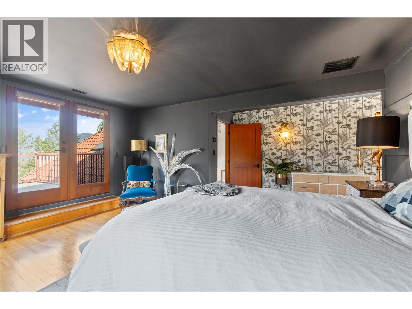  1097 9 Avenue Northeast, Salmon Arm