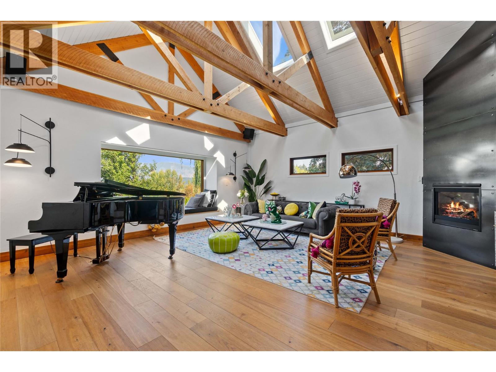  1097 9 Avenue Northeast, Salmon Arm