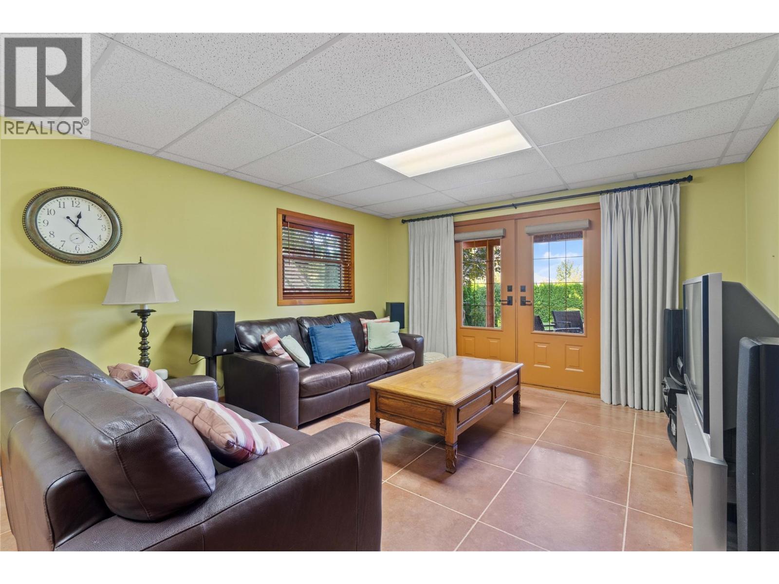  1097 9 Avenue Northeast, Salmon Arm