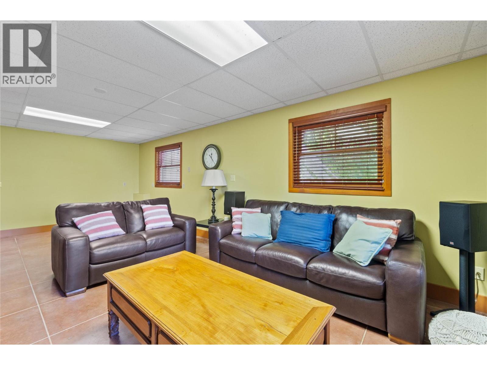  1097 9 Avenue Northeast, Salmon Arm