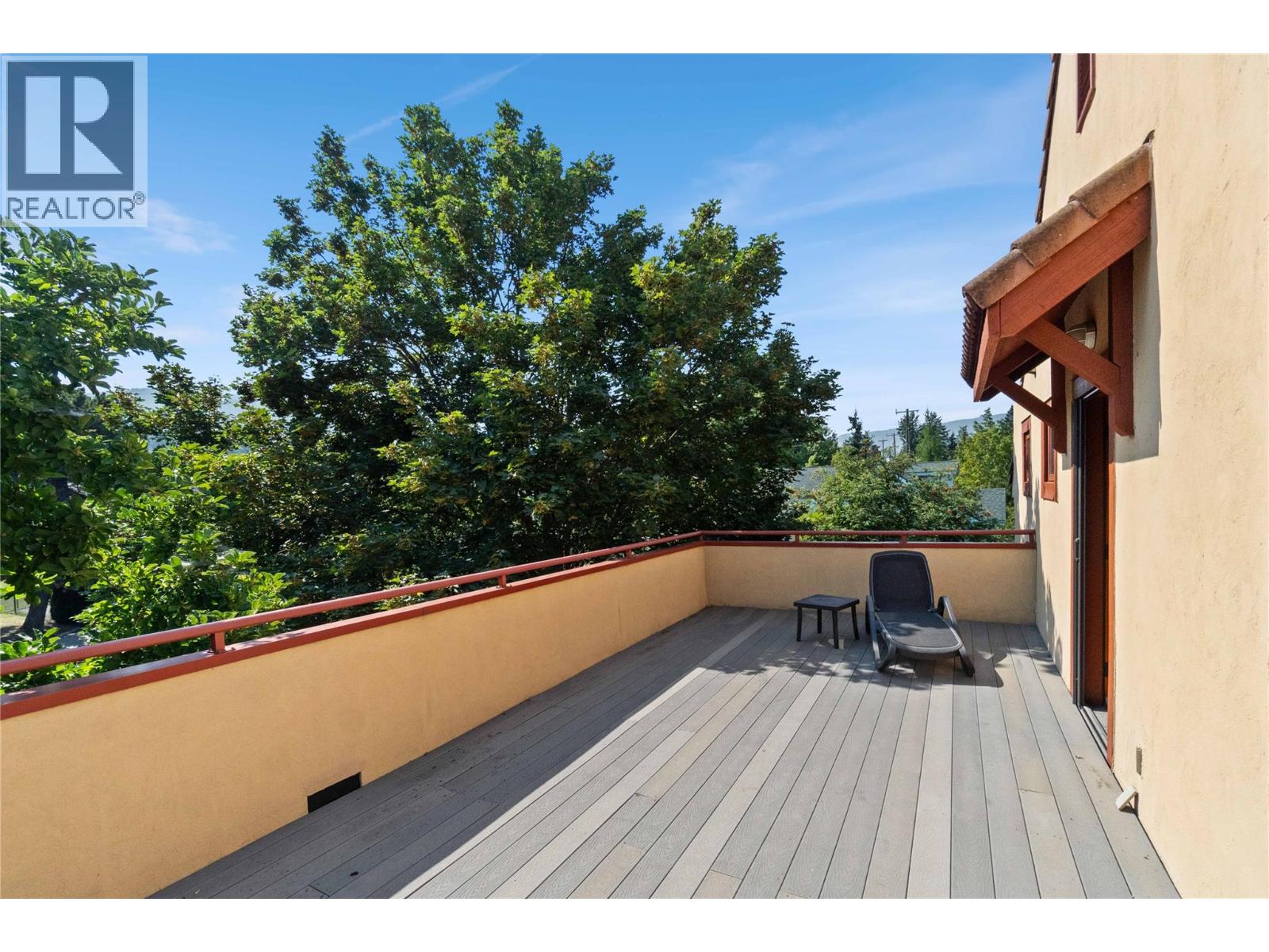  1097 9 Avenue Northeast, Salmon Arm