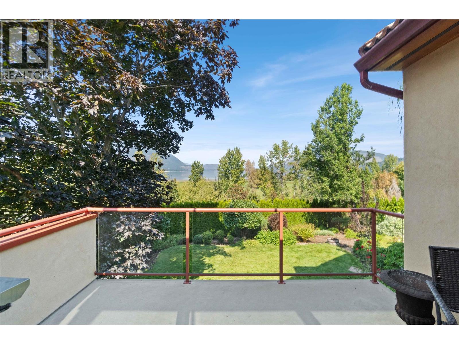  1097 9 Avenue Northeast, Salmon Arm