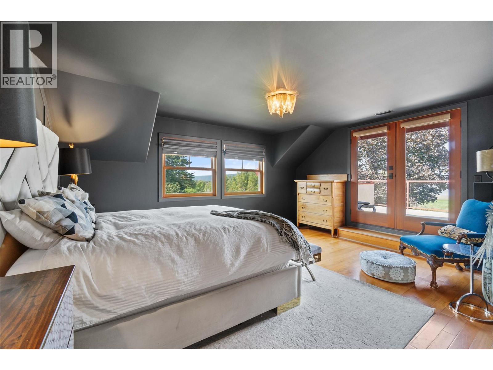  1097 9 Avenue Northeast, Salmon Arm