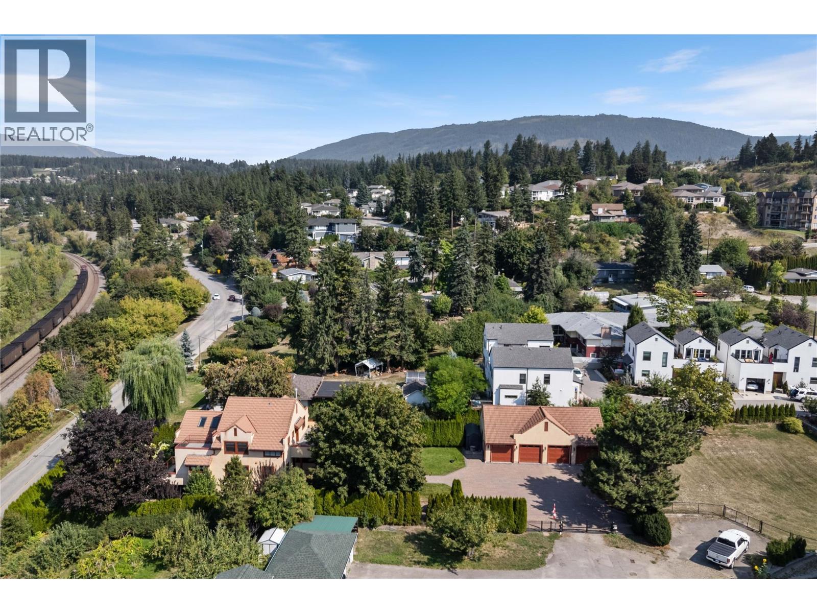  1097 9 Avenue Northeast, Salmon Arm