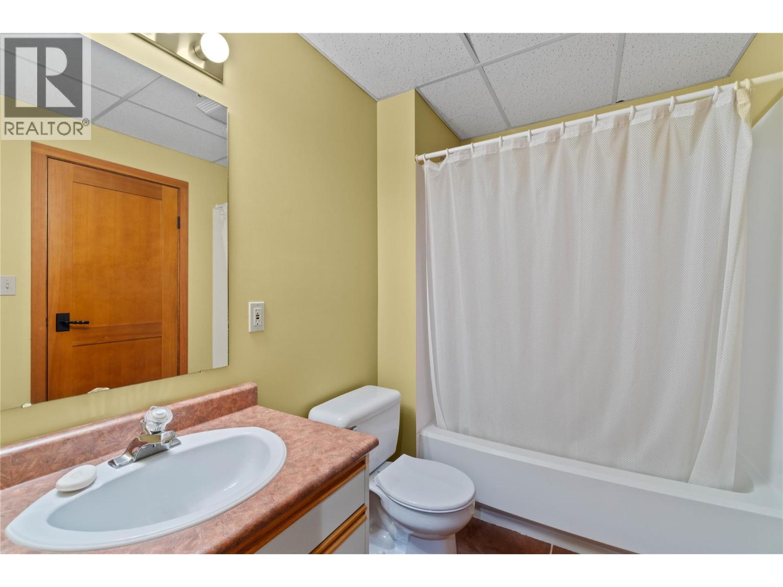  1097 9 Avenue Northeast, Salmon Arm