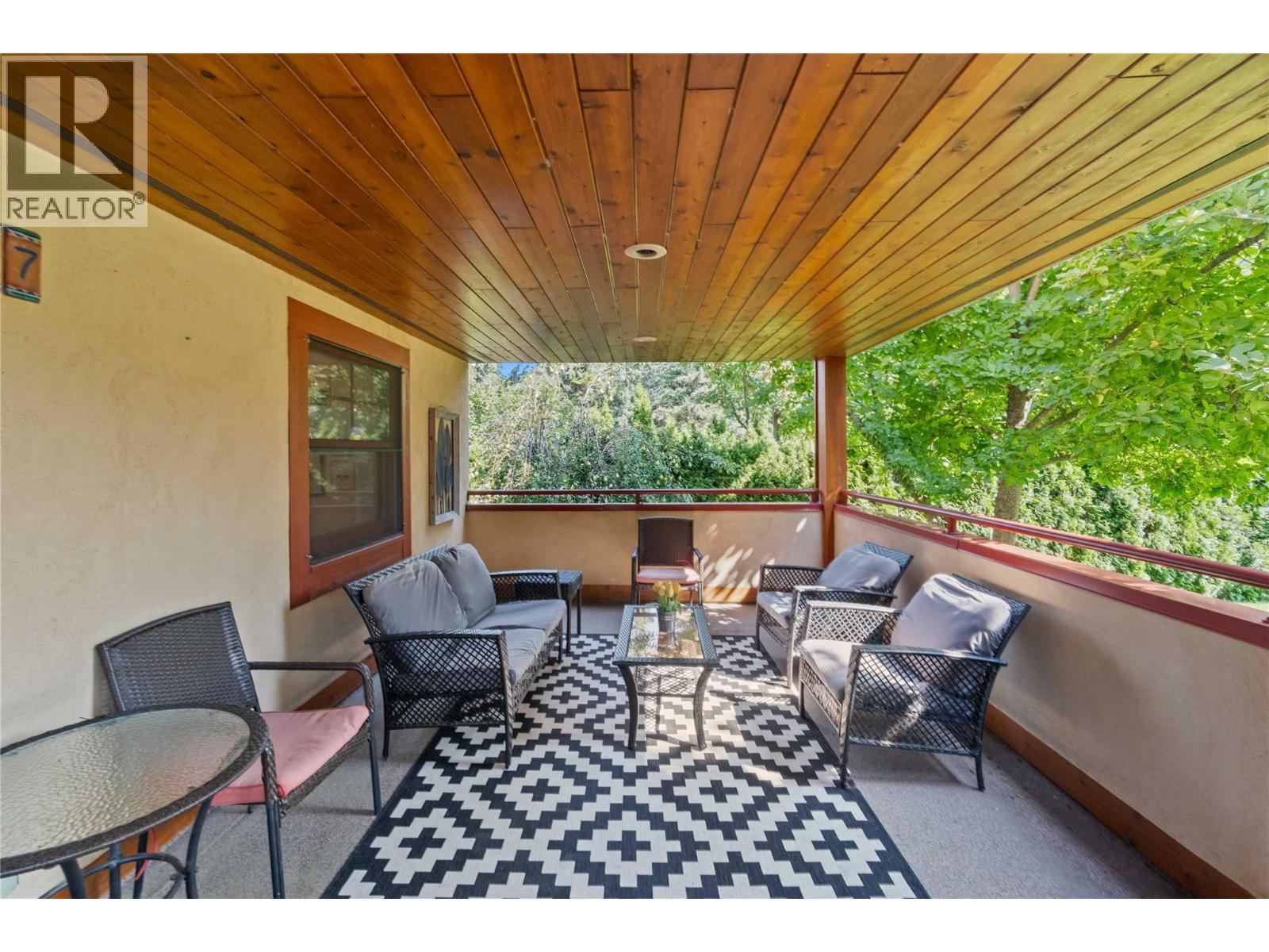  1097 9 Avenue Northeast, Salmon Arm