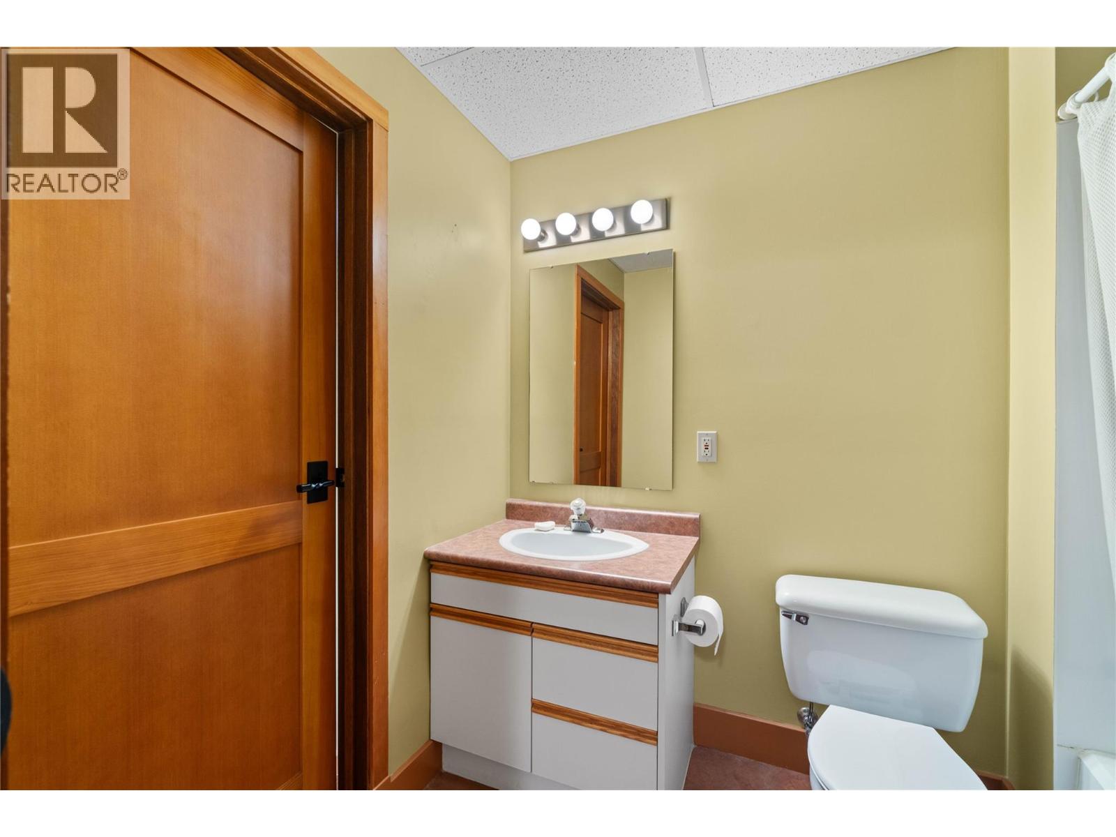  1097 9 Avenue Northeast, Salmon Arm