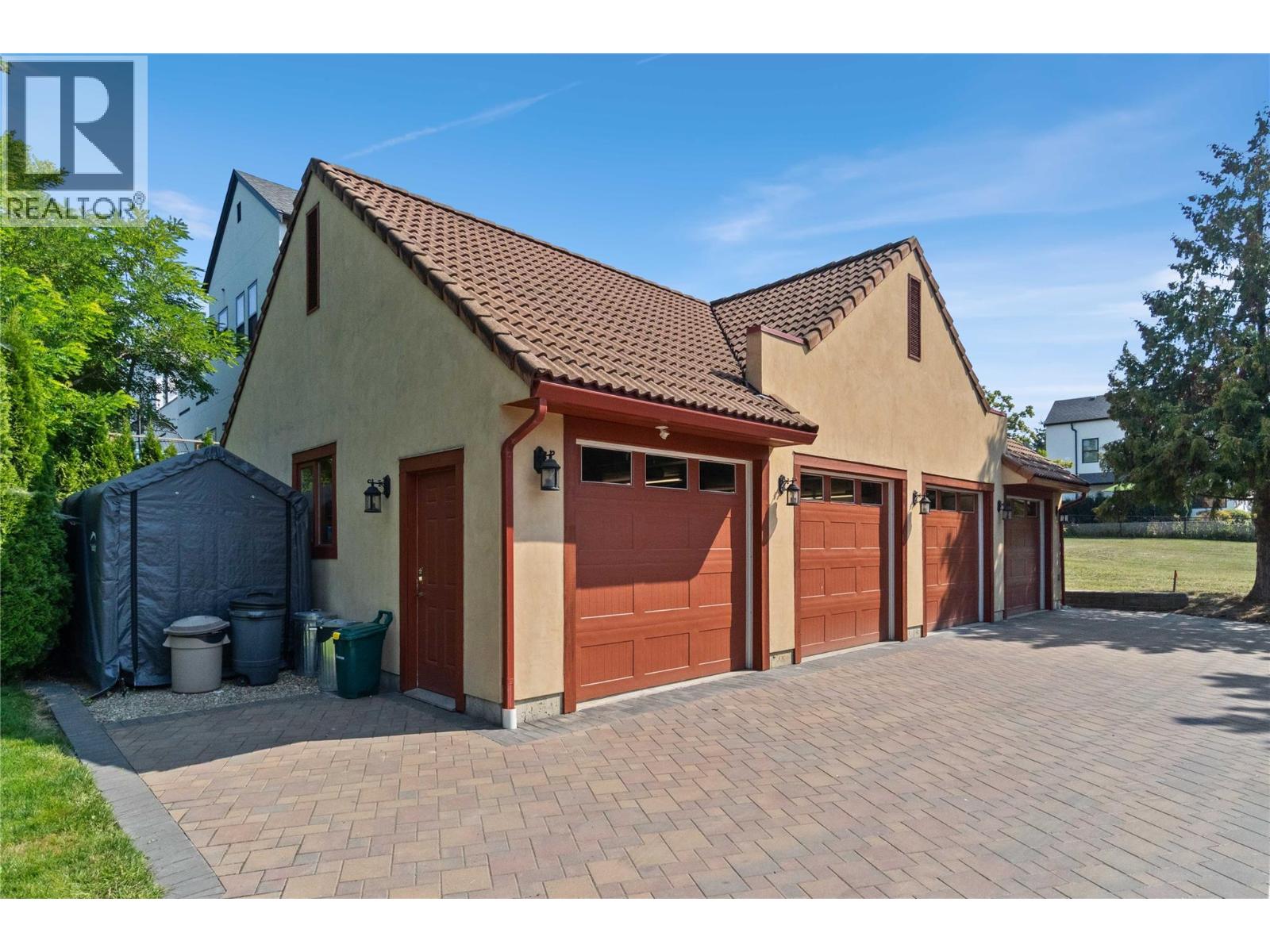  1097 9 Avenue Northeast, Salmon Arm