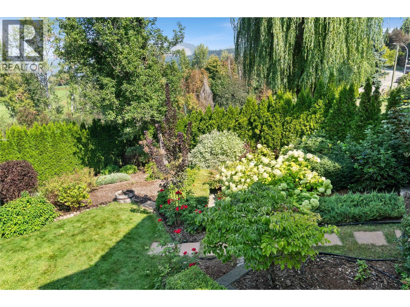  1097 9 Avenue Northeast, Salmon Arm