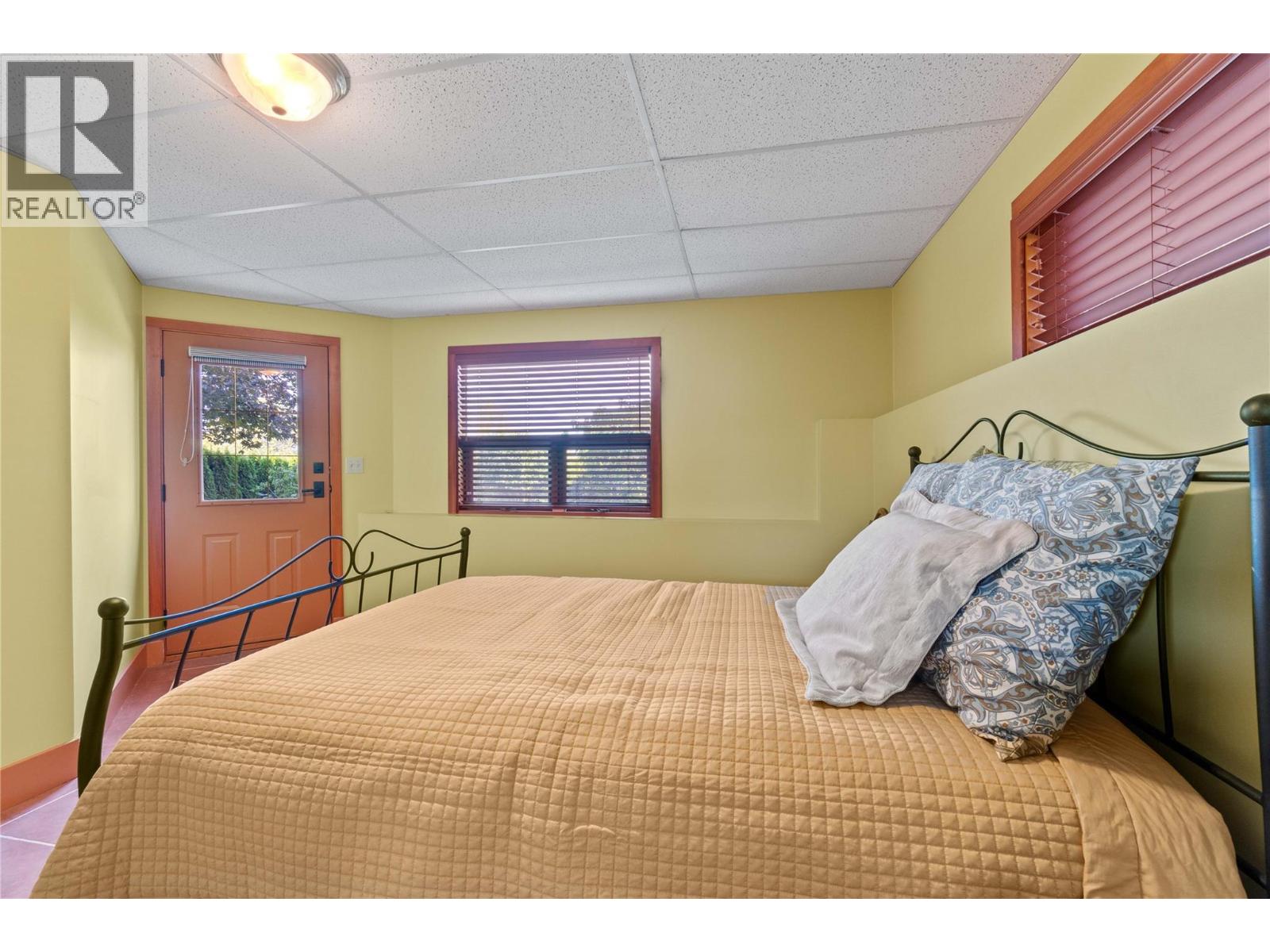  1097 9 Avenue Northeast, Salmon Arm