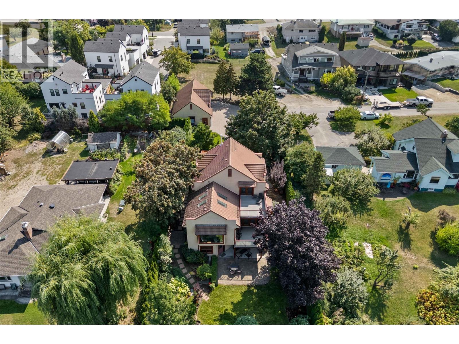  1097 9 Avenue Northeast, Salmon Arm