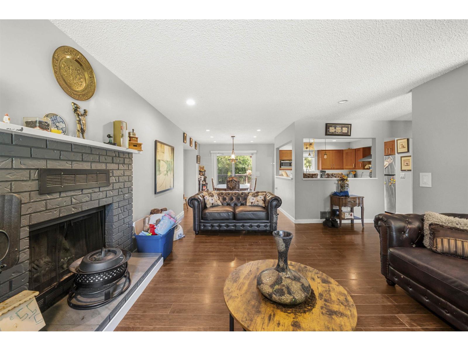 Photo 5 of 3555 Davie Street, Abbotsford BC