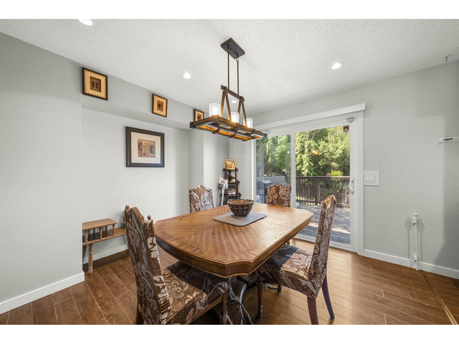 Photo 7 of 3555 Davie Street, Abbotsford BC