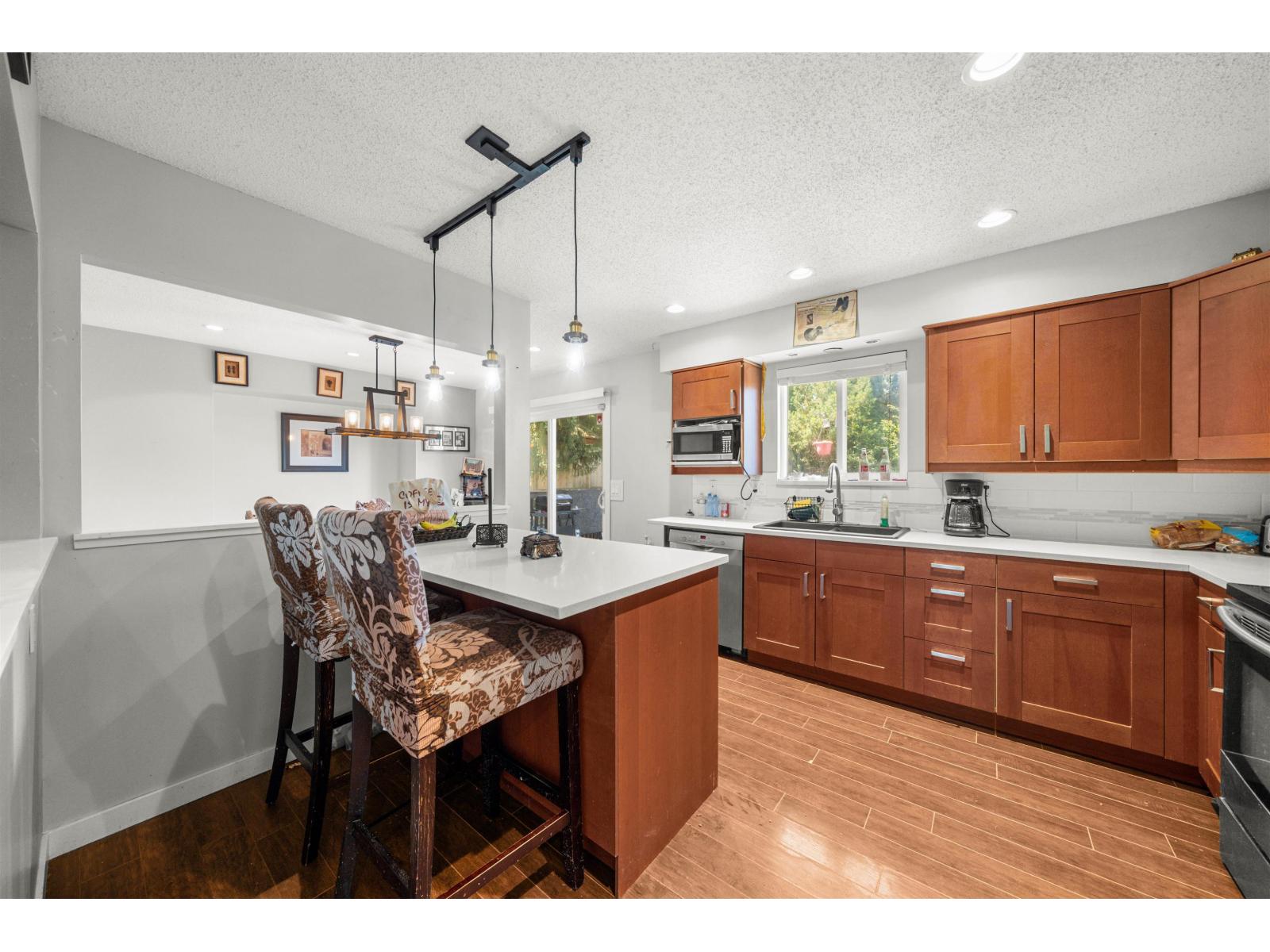 Photo 11 of 3555 Davie Street, Abbotsford BC