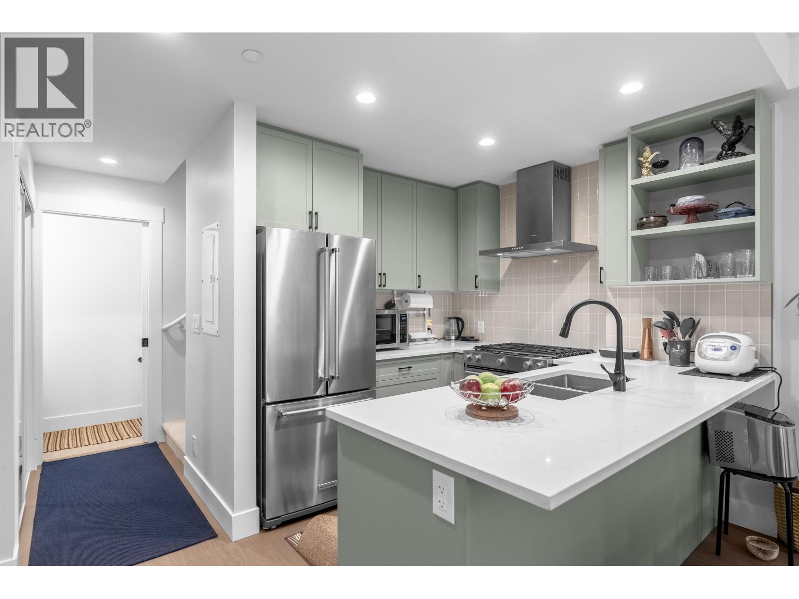Photo 2 of 106 12040 Plaza Street, Maple Ridge BC